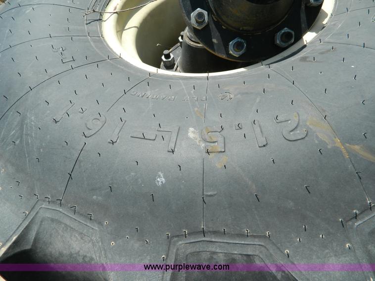 image for item AL9871 (2) 21.5L-16.1 power implement tires and wheels