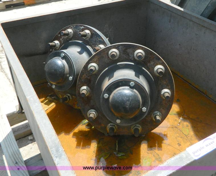 image for item AL9872 (2) 10 bolt hubs