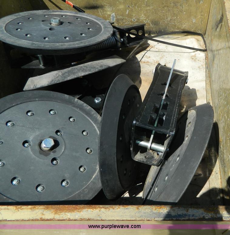 image for item AL9875 (3) rubber wheel furrow units