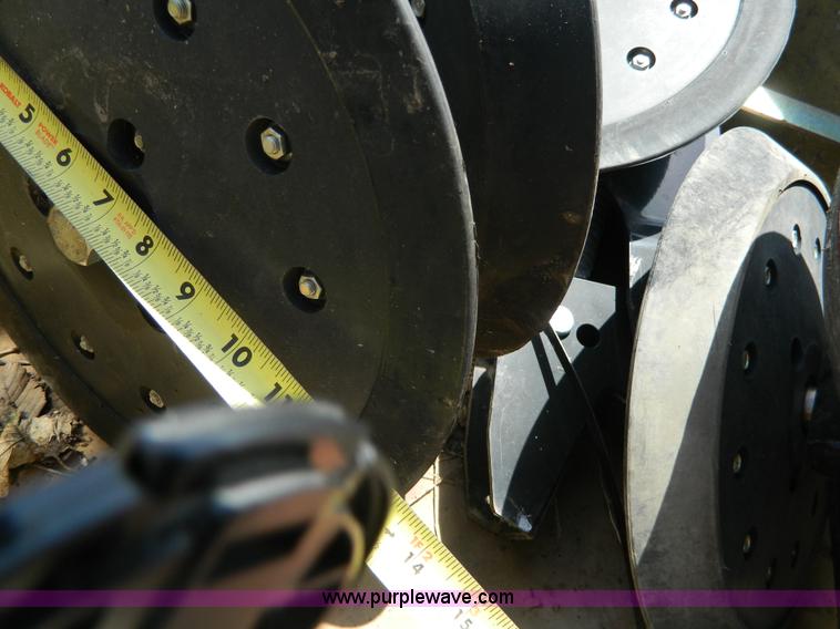 image for item AL9875 (3) rubber wheel furrow units