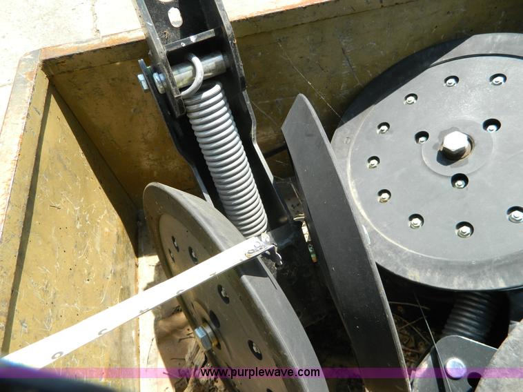 image for item AL9875 (3) rubber wheel furrow units