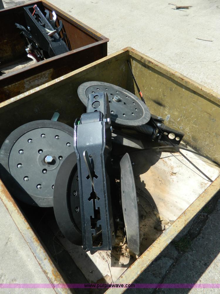 image for item AL9875 (3) rubber wheel furrow units