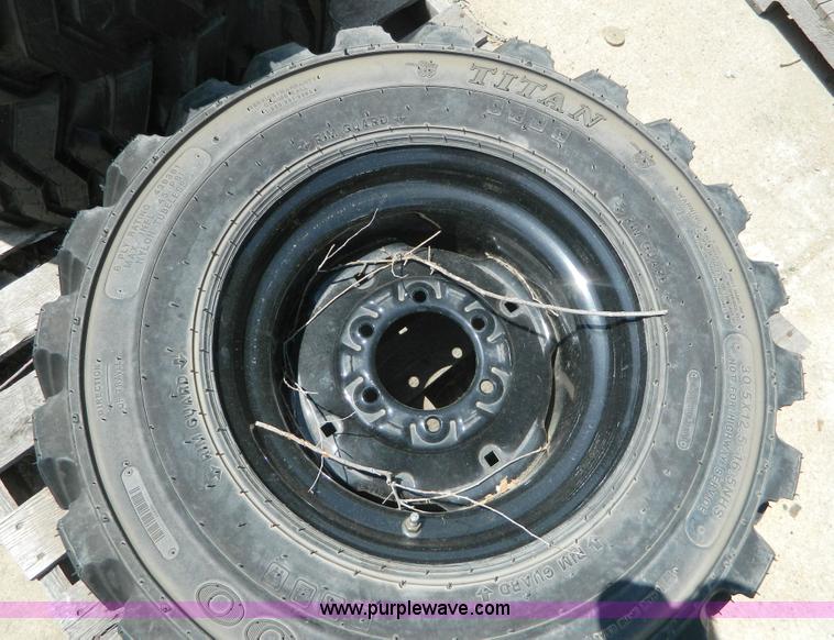 image for item AL9884 (4) 30.5x12.5-16.5 NHS tires and wheels