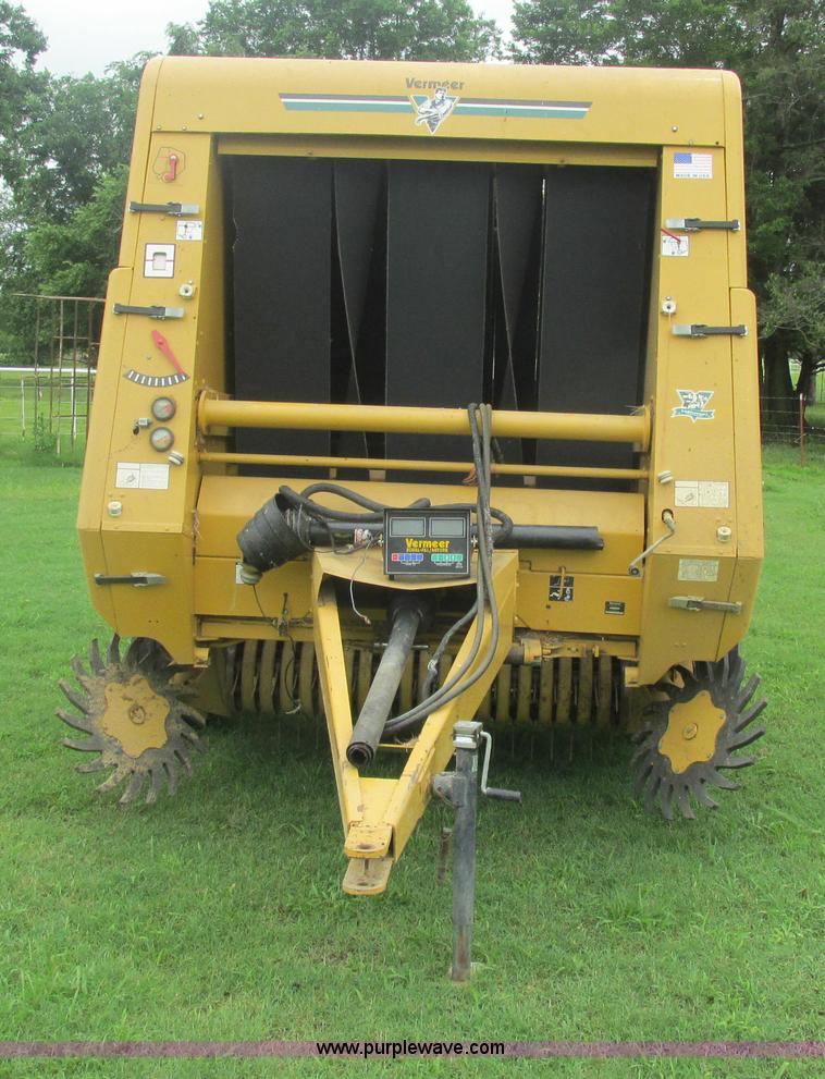 image for item B4920 1997 Vermeer 605K round baler