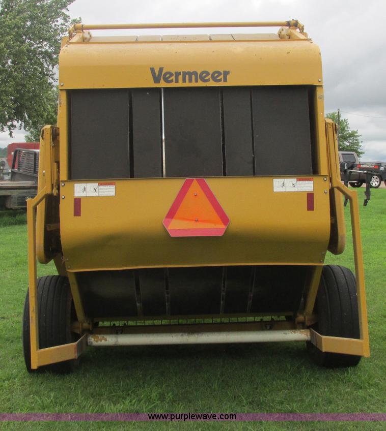 image for item B4920 1997 Vermeer 605K round baler
