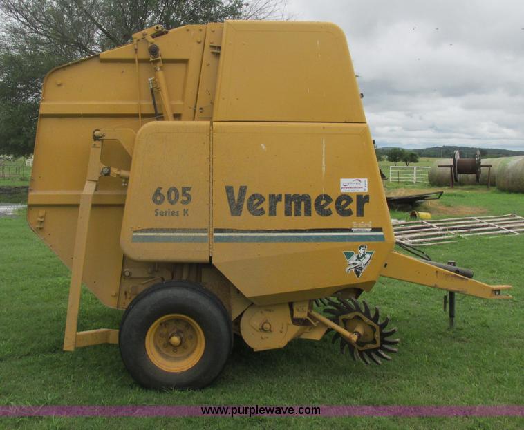 image for item B4920 1997 Vermeer 605K round baler