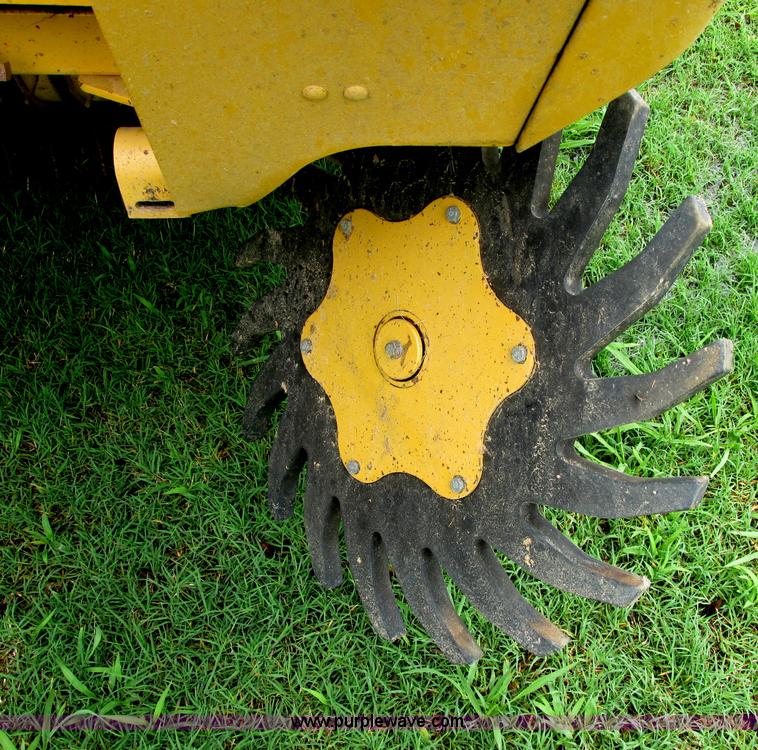 image for item B4920 1997 Vermeer 605K round baler