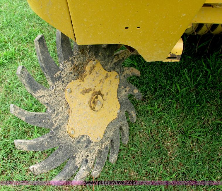 image for item B4920 1997 Vermeer 605K round baler