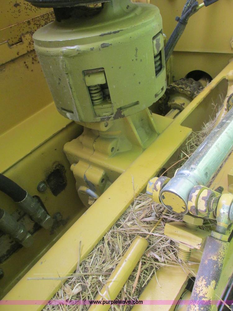 image for item B4920 1997 Vermeer 605K round baler