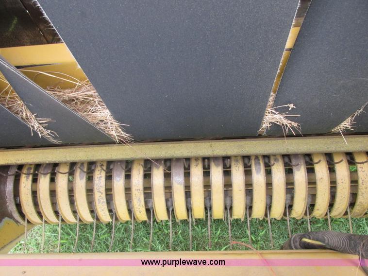 image for item B4920 1997 Vermeer 605K round baler