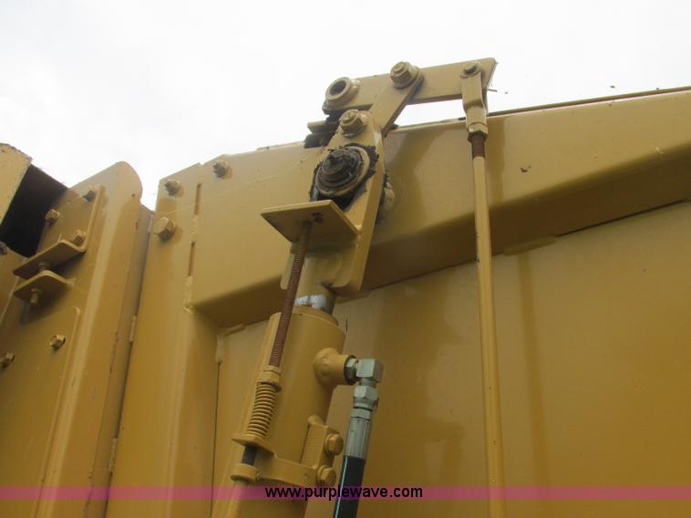 image for item B4920 1997 Vermeer 605K round baler