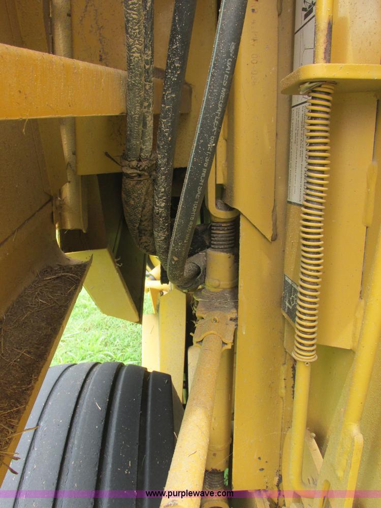 image for item B4920 1997 Vermeer 605K round baler