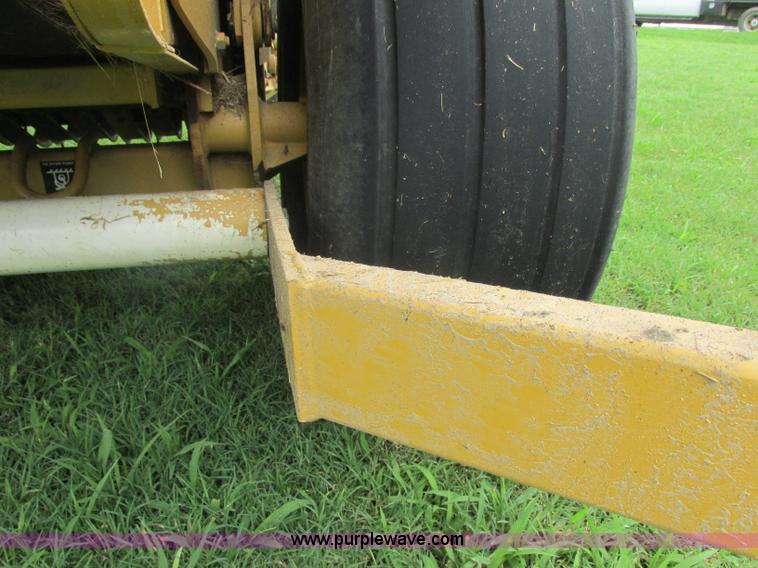 image for item B4920 1997 Vermeer 605K round baler