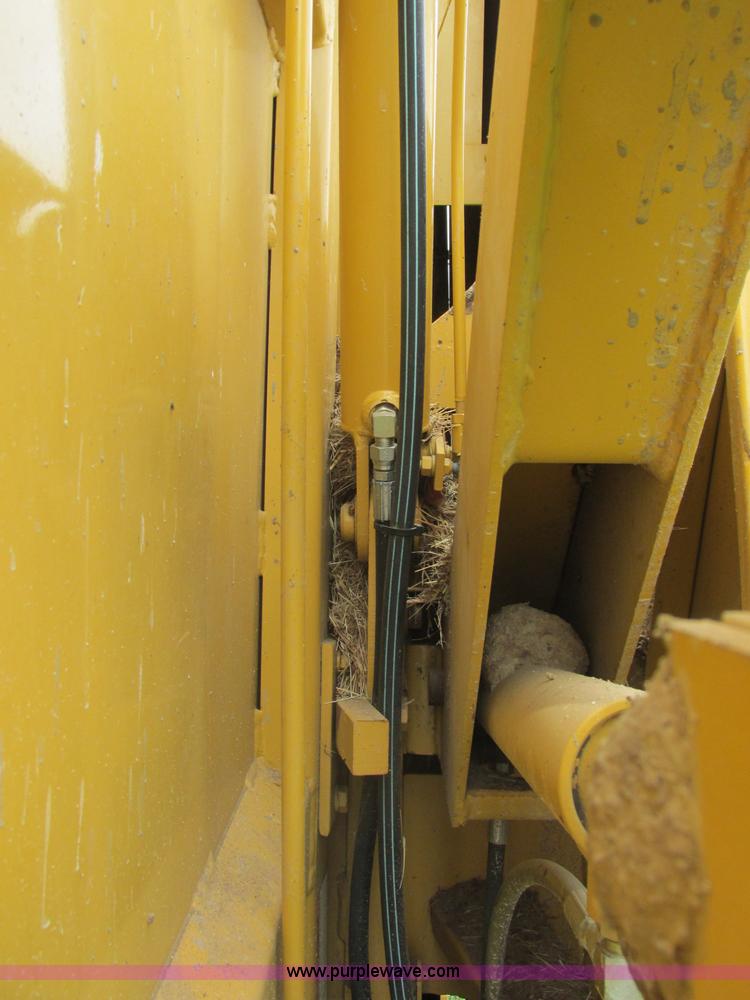 image for item B4920 1997 Vermeer 605K round baler