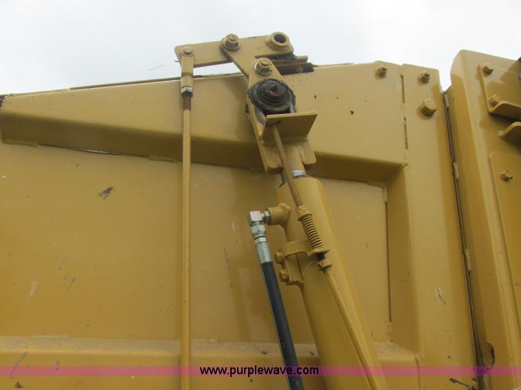 image for item B4920 1997 Vermeer 605K round baler