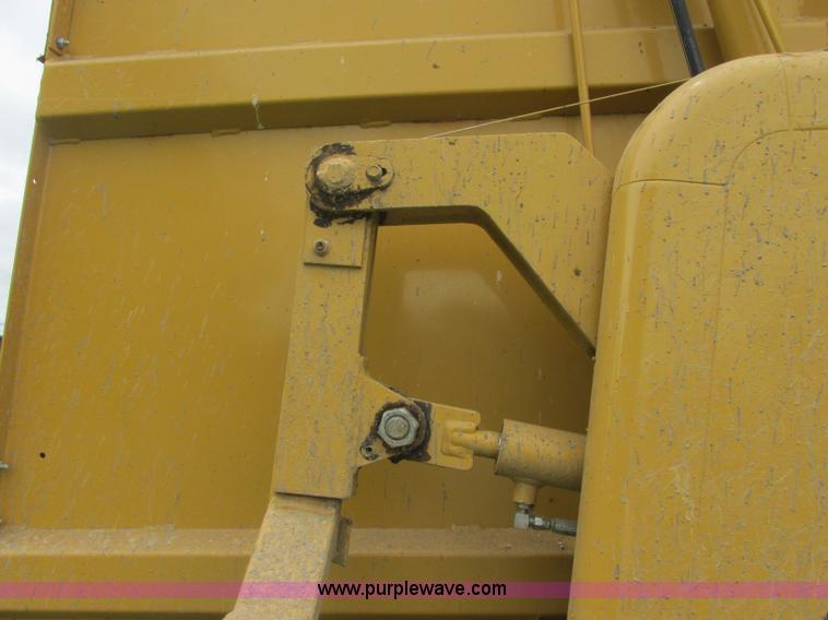 image for item B4920 1997 Vermeer 605K round baler