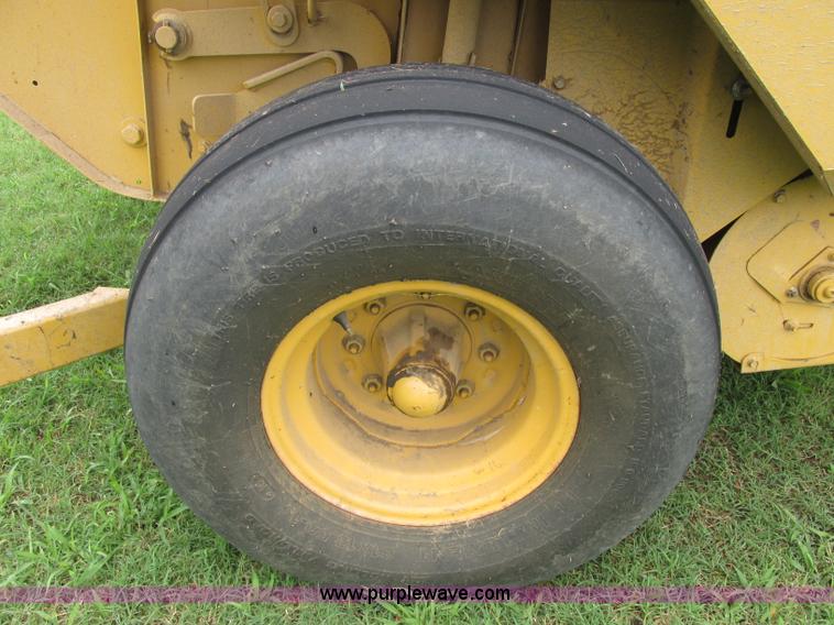 image for item B4920 1997 Vermeer 605K round baler