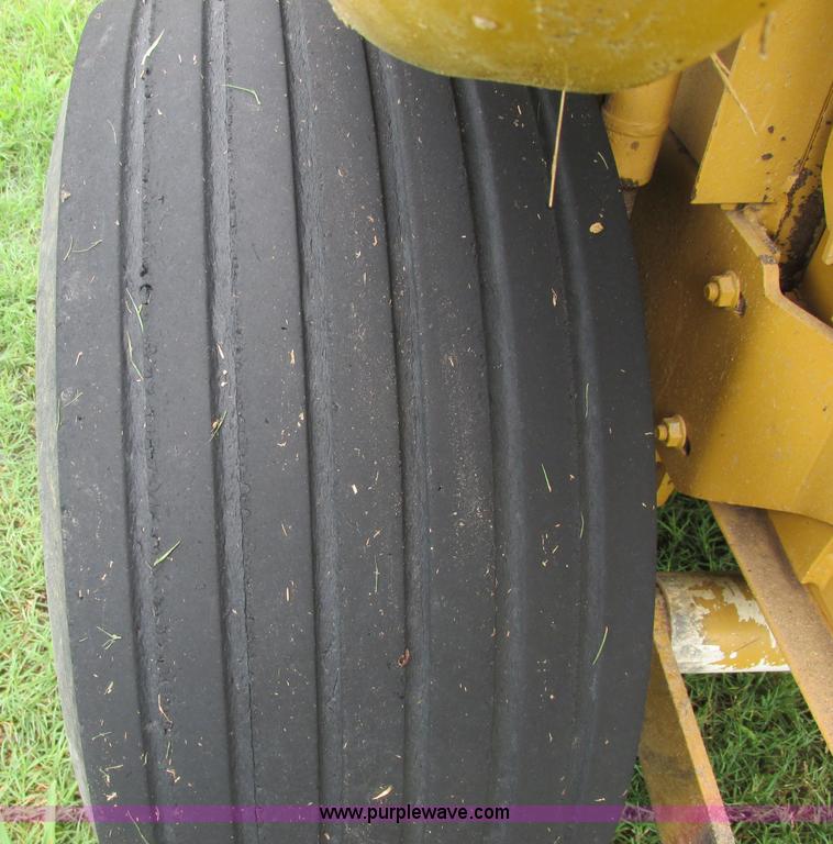 image for item B4920 1997 Vermeer 605K round baler