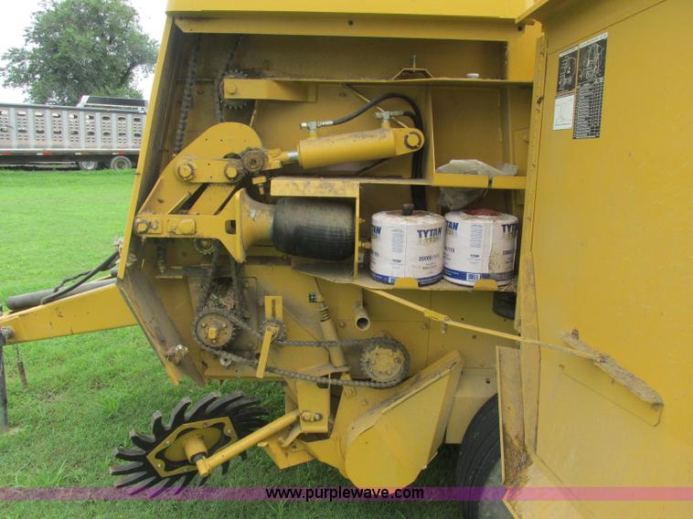 image for item B4920 1997 Vermeer 605K round baler