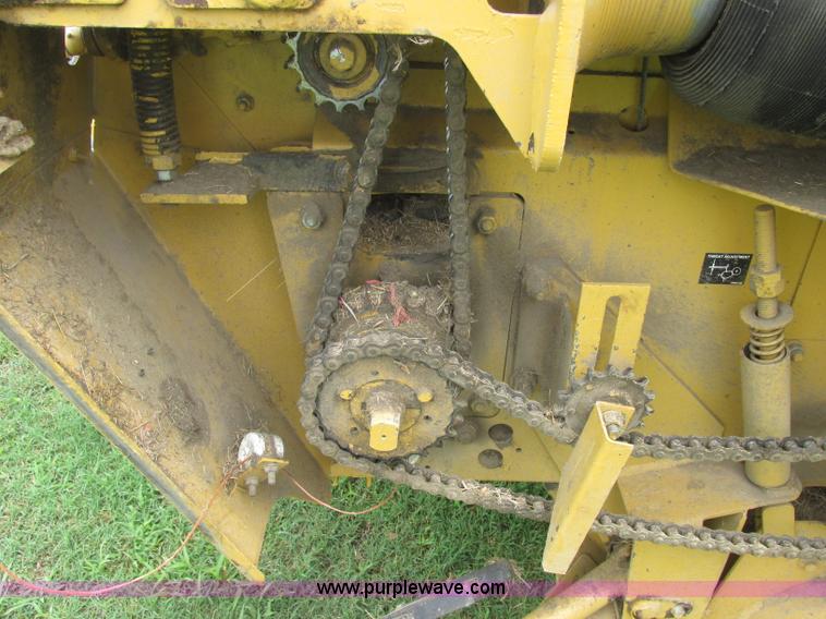 image for item B4920 1997 Vermeer 605K round baler