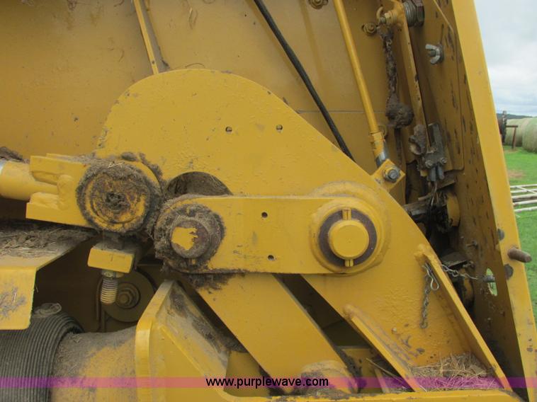 image for item B4920 1997 Vermeer 605K round baler