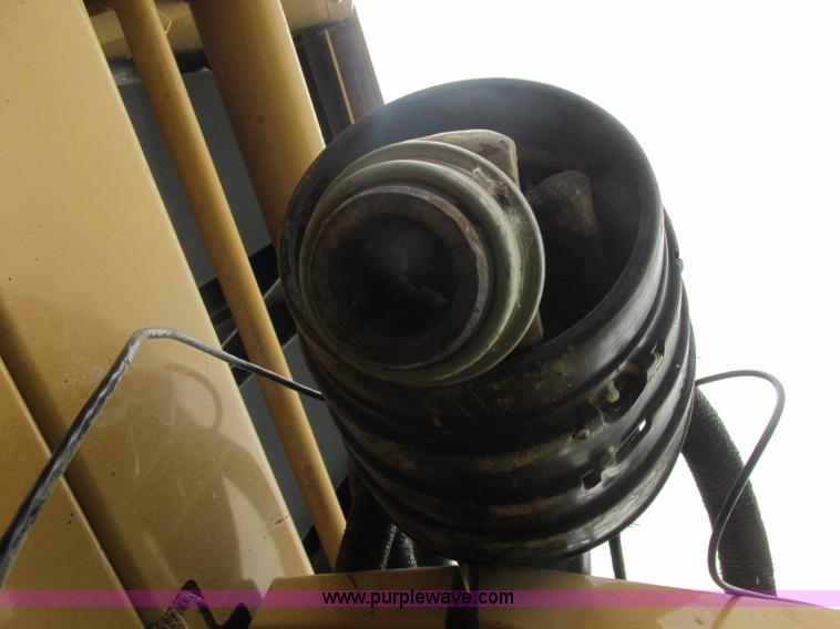 image for item B4920 1997 Vermeer 605K round baler