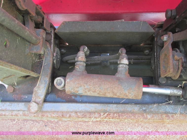 image for item B4921 2004 Cressoni 630 chopping corn head