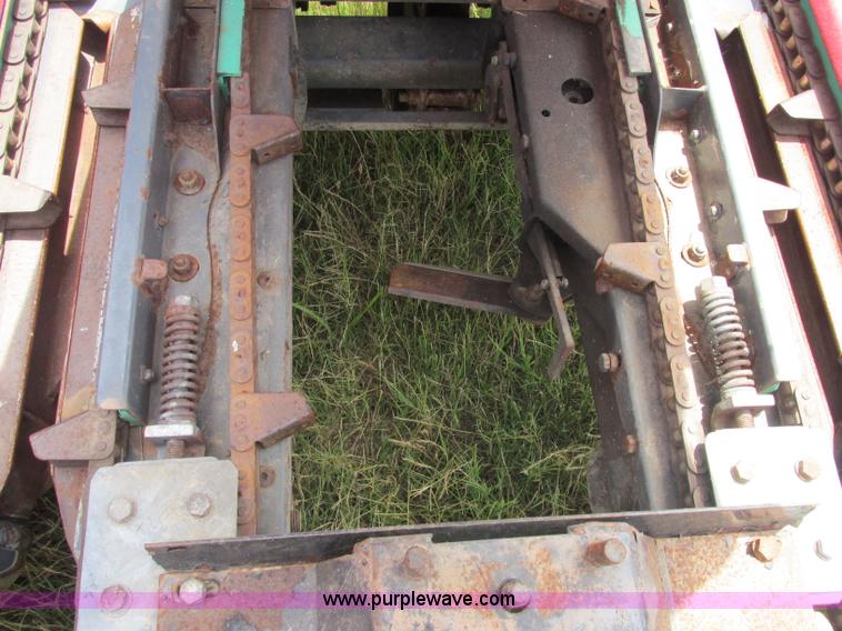 image for item B4921 2004 Cressoni 630 chopping corn head