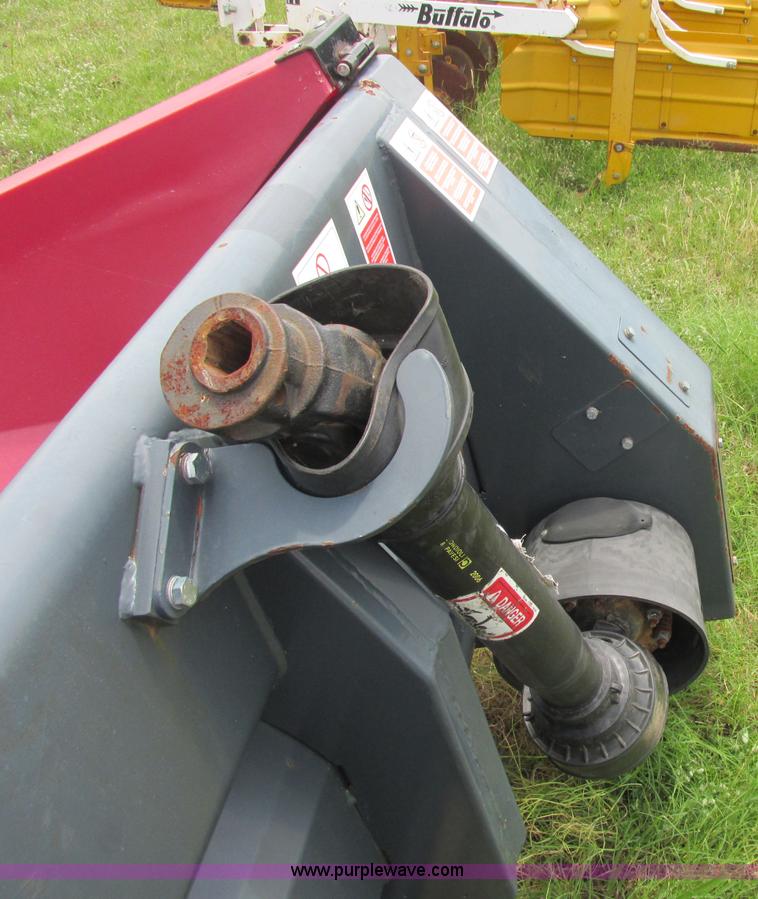 image for item B4921 2004 Cressoni 630 chopping corn head