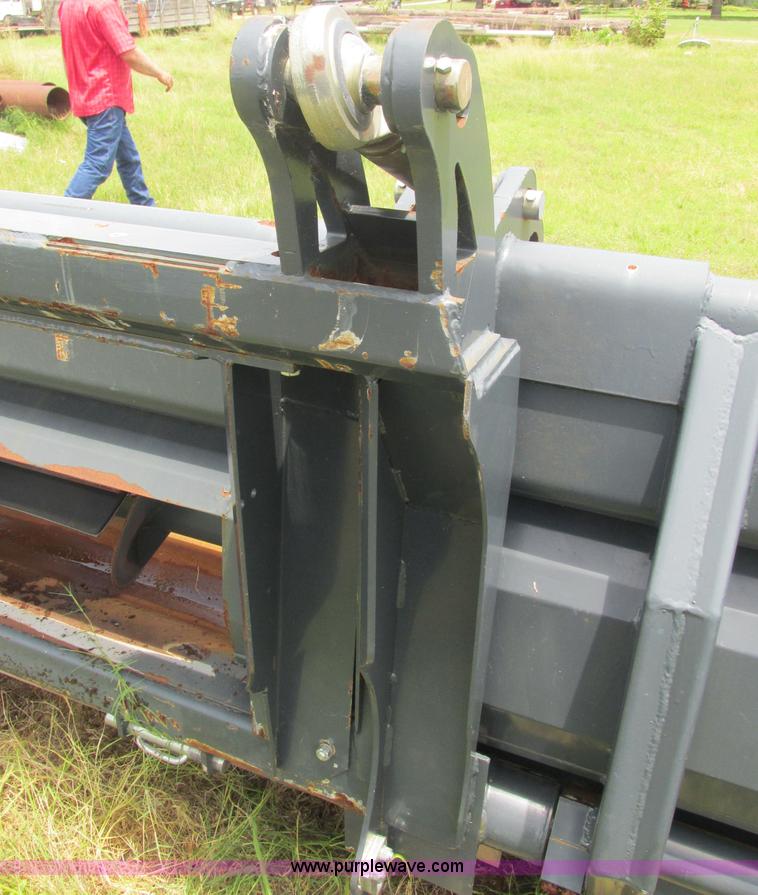 image for item B4921 2004 Cressoni 630 chopping corn head