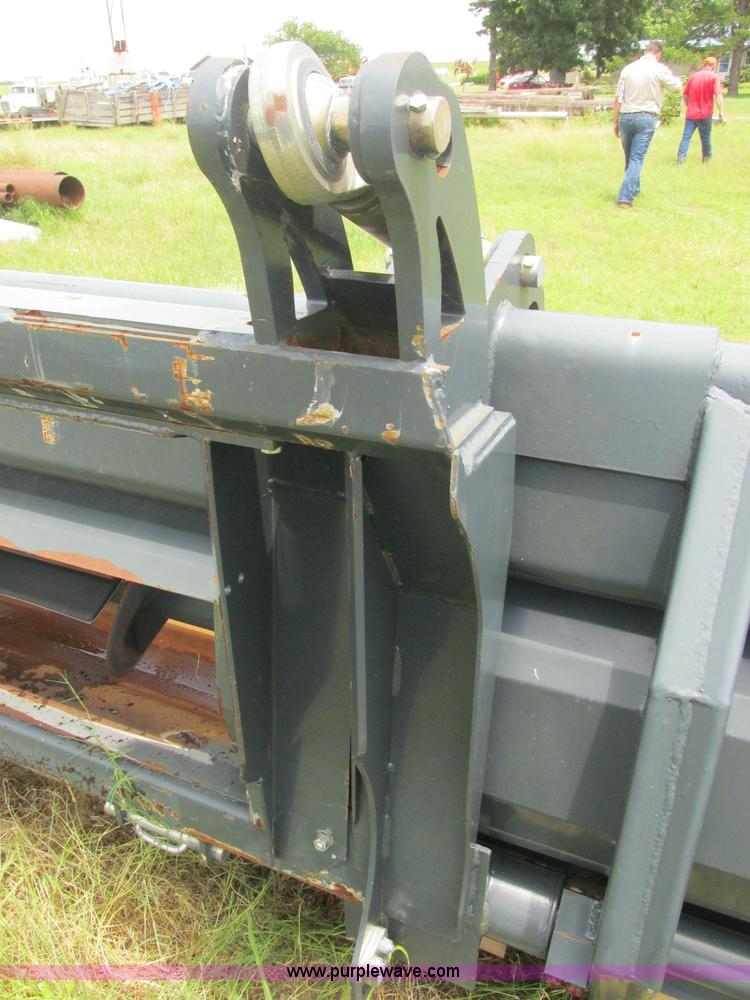 image for item B4921 2004 Cressoni 630 chopping corn head