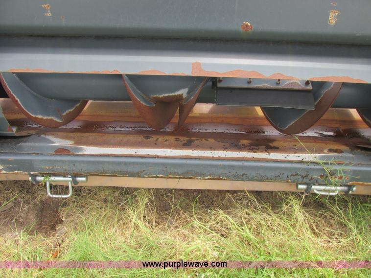 image for item B4921 2004 Cressoni 630 chopping corn head