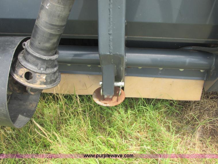 image for item B4921 2004 Cressoni 630 chopping corn head