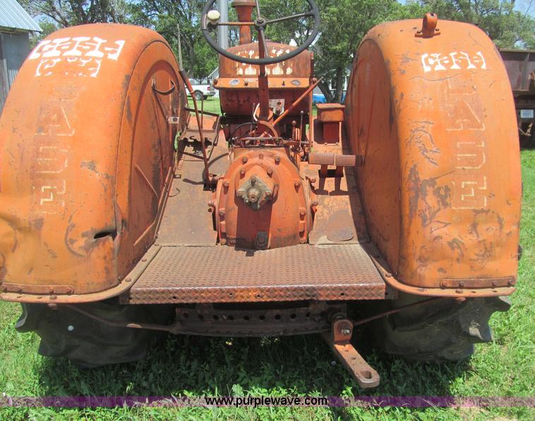 image for item BD9494 1949 Case LA tractor