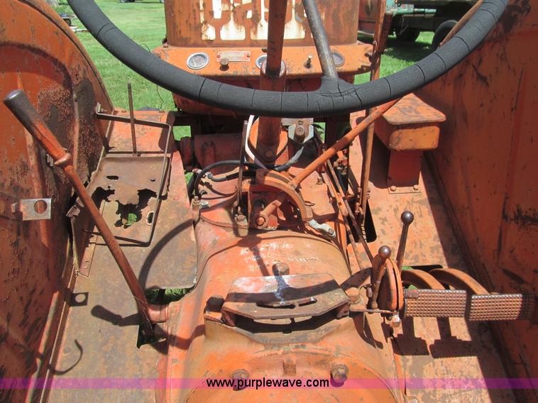 image for item BD9494 1949 Case LA tractor