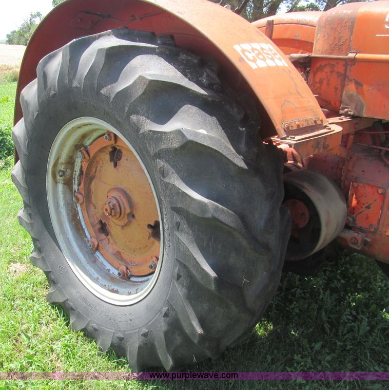 image for item BD9494 1949 Case LA tractor