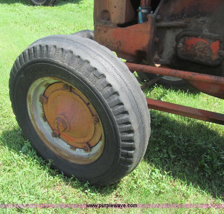 image for item BD9494 1949 Case LA tractor