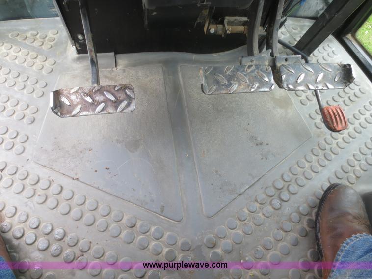 image for item D2083 1997 New Holland 7740SLE MFWD tractor