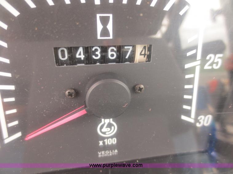 image for item D2083 1997 New Holland 7740SLE MFWD tractor