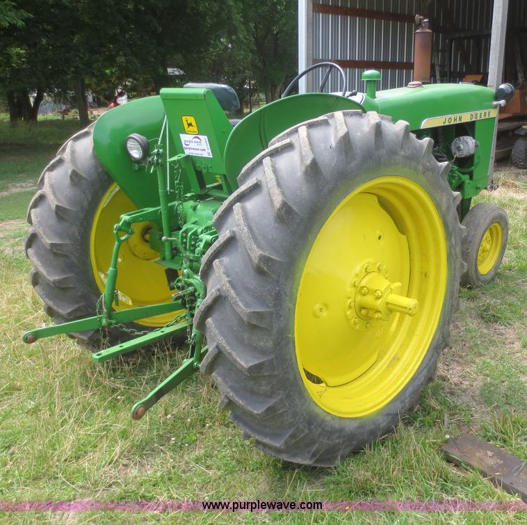 image for item D2087 John Deere 1010 tractor