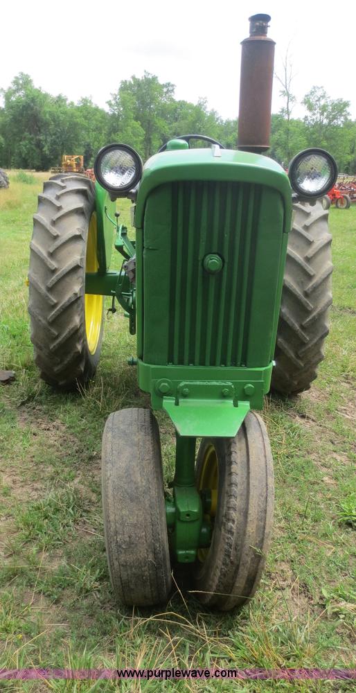 image for item D2087 John Deere 1010 tractor