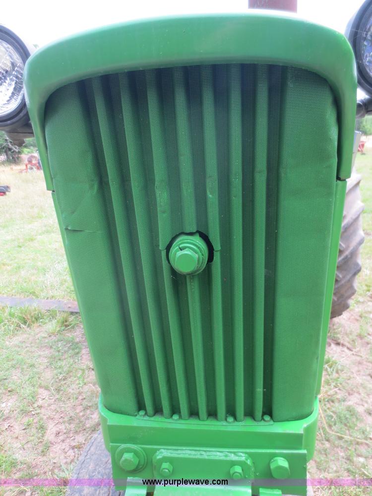 image for item D2087 John Deere 1010 tractor