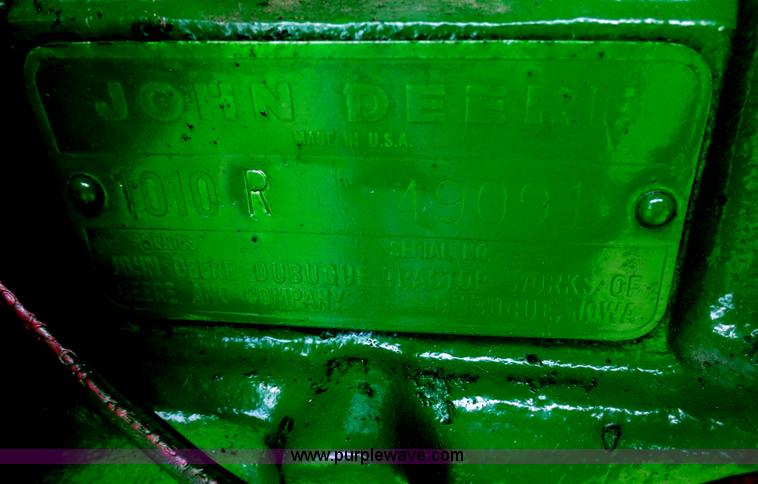 image for item D2087 John Deere 1010 tractor