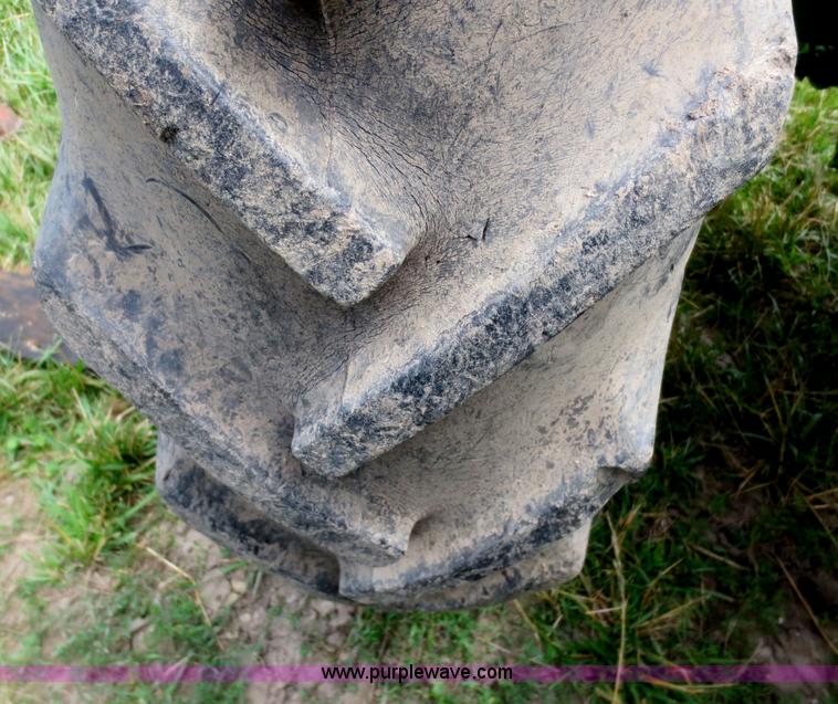 image for item D2087 John Deere 1010 tractor