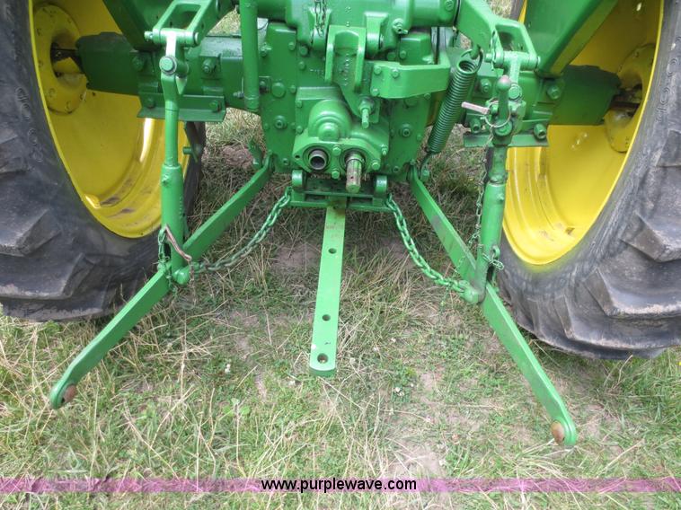 image for item D2087 John Deere 1010 tractor