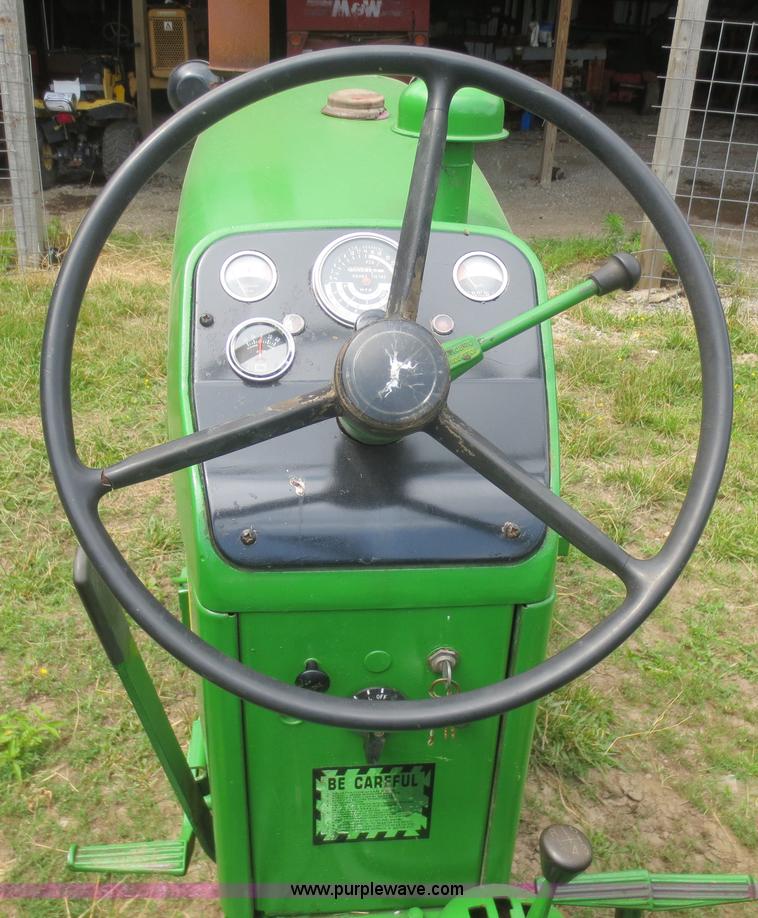 image for item D2087 John Deere 1010 tractor