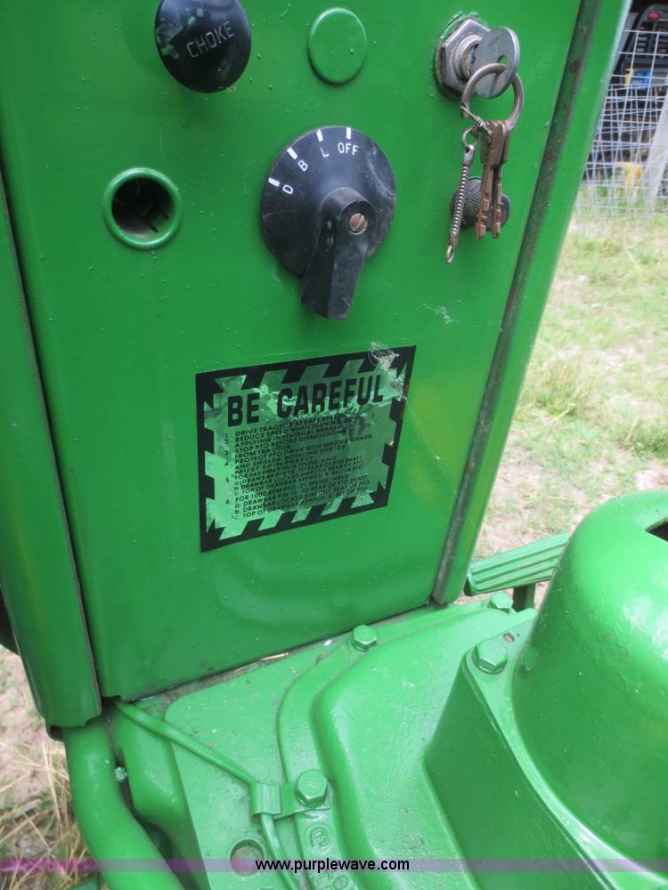 image for item D2087 John Deere 1010 tractor
