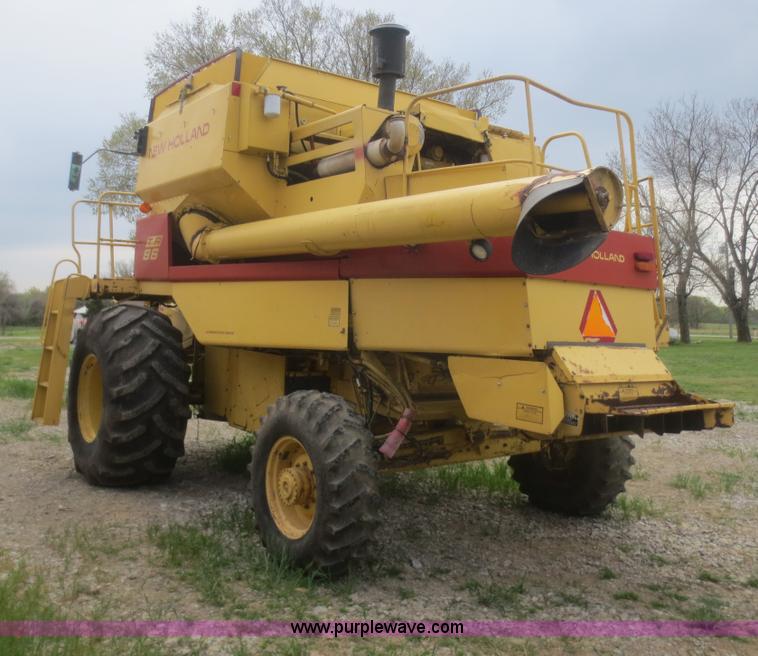 image for item F6900 1989 New Holland TR86 RWA combine