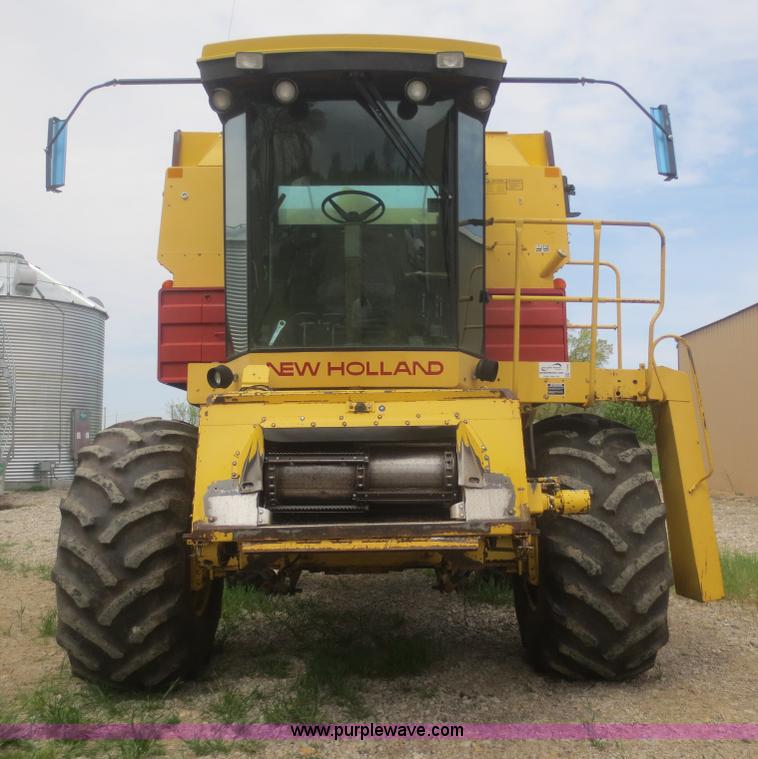 image for item F6900 1989 New Holland TR86 RWA combine