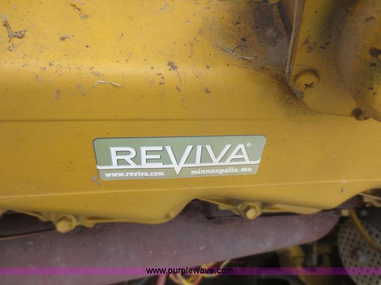 image for item F6900 1989 New Holland TR86 RWA combine